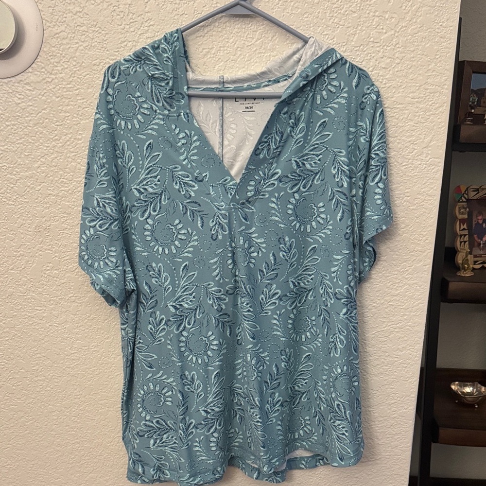 Livi Lane BryantLight Blue Floral Hooded V-Neck Women’s Top